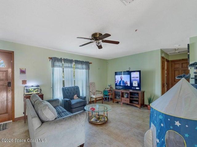 689 Caballero Avenue SE, Palm Bay, FL, 32909 photo 5