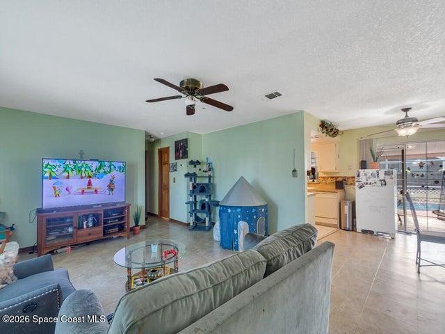 689 Caballero Avenue SE, Palm Bay, FL, 32909 photo 6