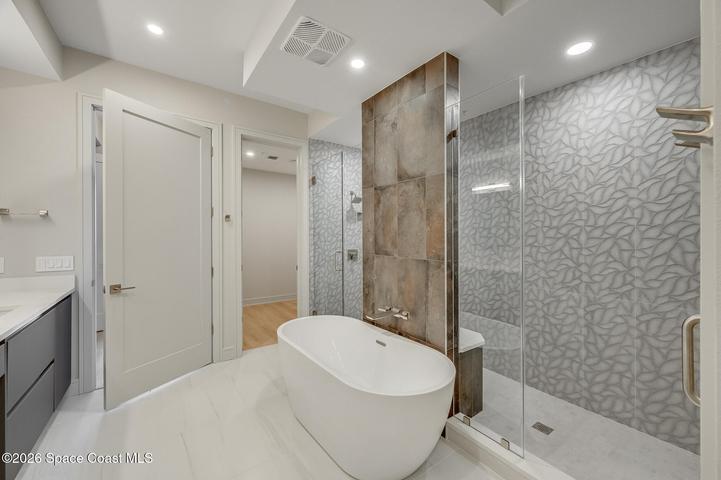 Slipper Tub with Double Showers behind