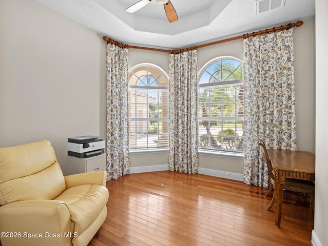Lower floor bedroom/office