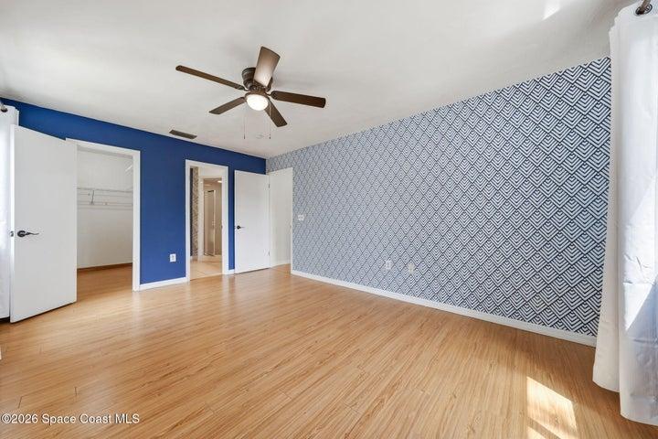 Fun accent wall paper