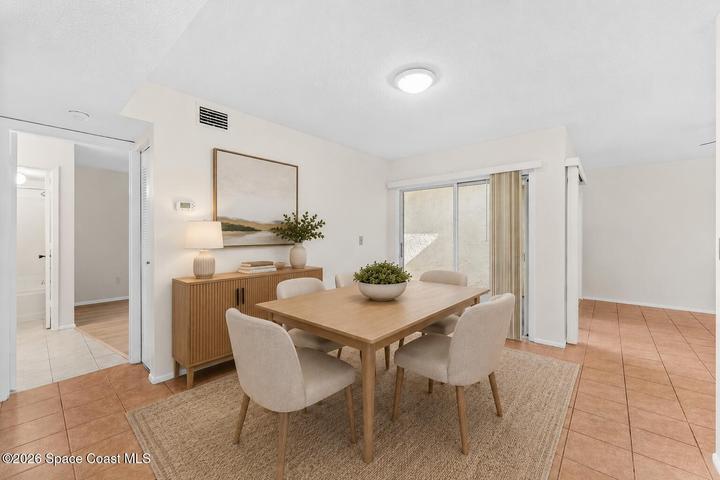 Dining Room - AI generated staging