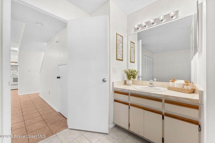 Downstairs bedroom and bathroom en suite for convenience