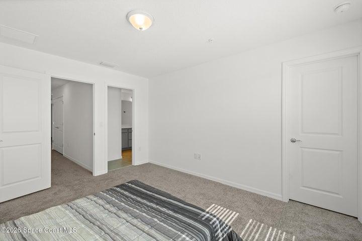 With Ensuite Bath & Walk-In Closet