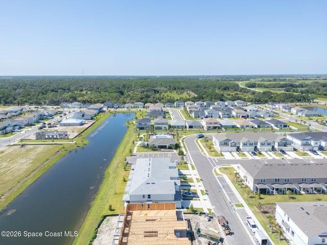 Easy access to I-95, shopping, dining, parks, and beaches!