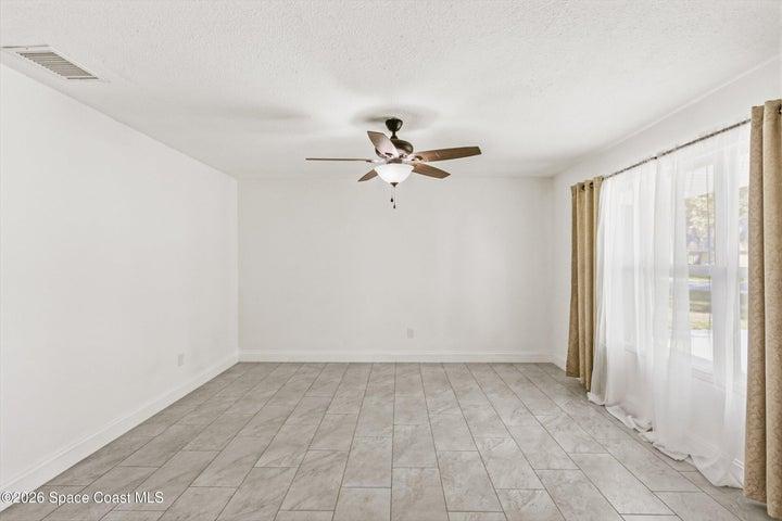 565 Wistar Court NE, Melbourne, FL, 32907 photo 4