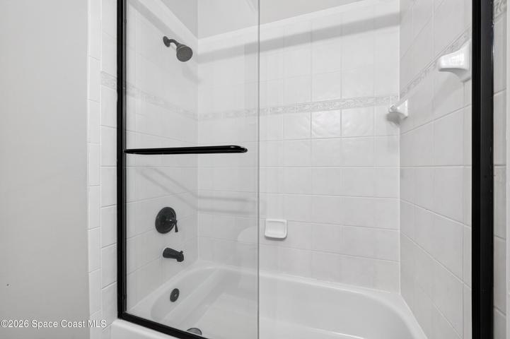 Full bath 1st floor