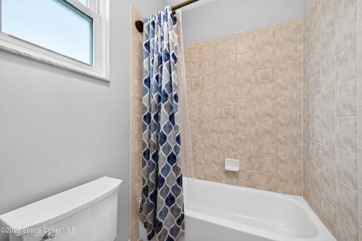 Full bath upstairs