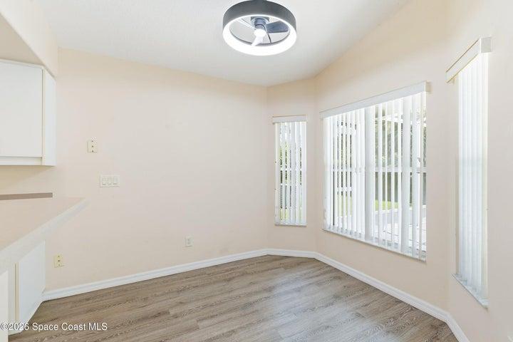 eat in kitchen breakfast nook