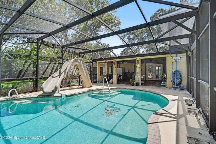 Lots of Extra's with this pool.