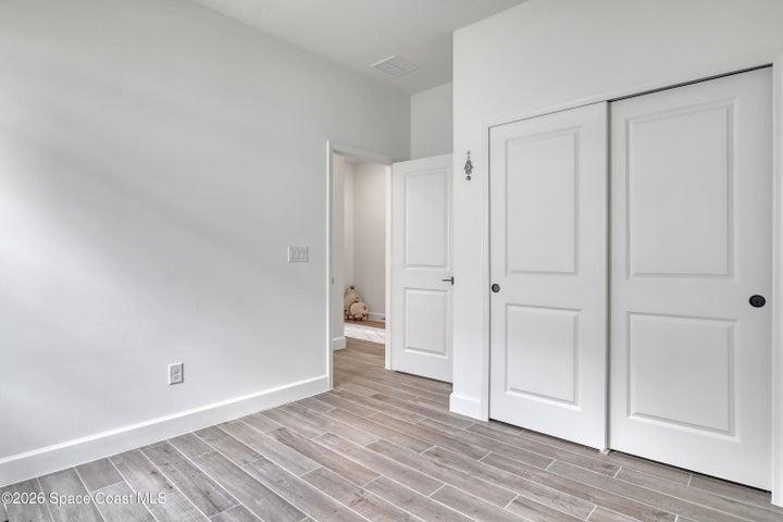 Guest bedroom 2