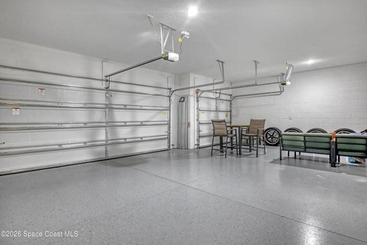 3 car garage