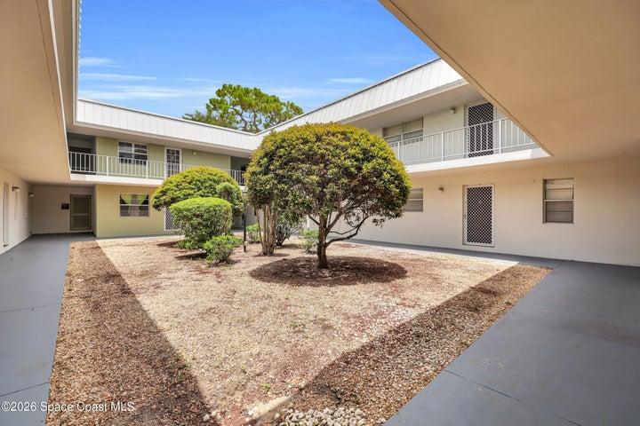 2302 Sunrise Boulevard 209, Fort Pierce, FL, 34982 photo 2
