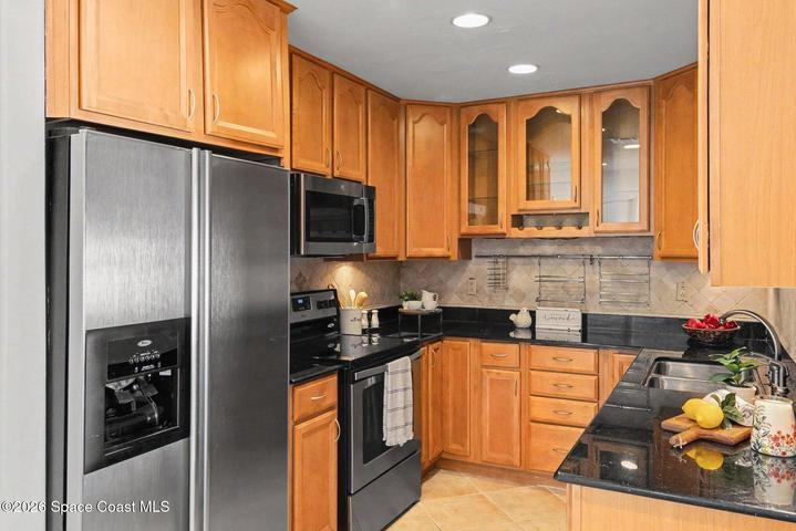 Granite Coutertops + Stainless Steel Appliances
