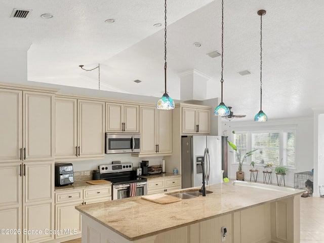 1560 Gisinger Court NW, Palm Bay, FL, 32907 photo 7