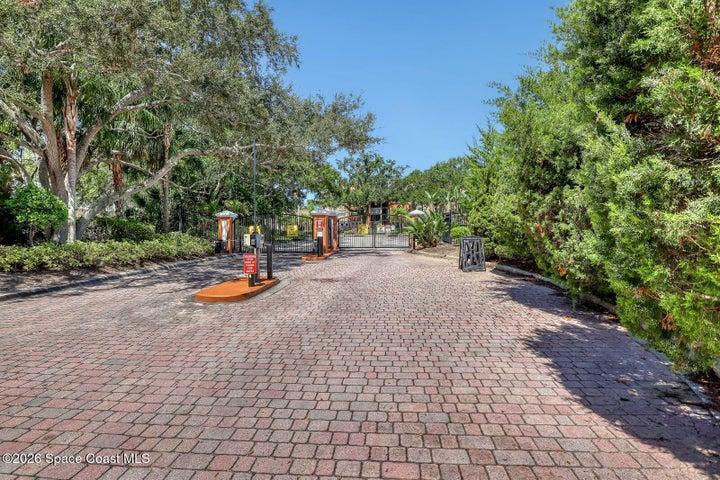225 S Tropical Trail 707, Merritt Island, FL, 32952 photo 3