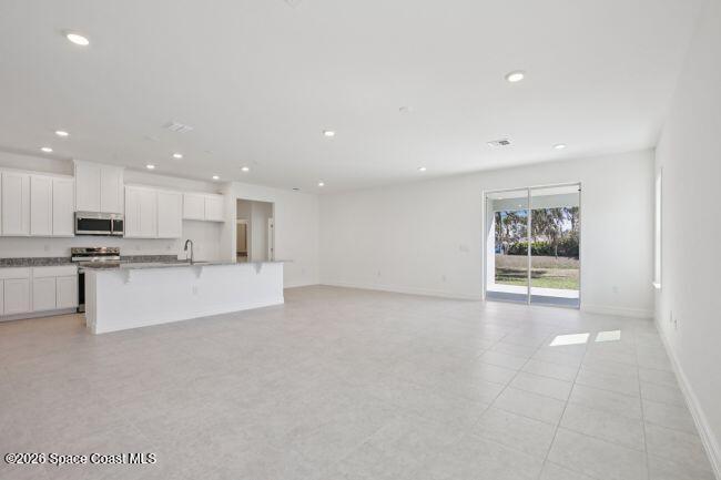 Model home - actual features may vary.
