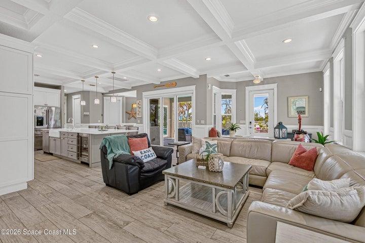 Desirable Open Plan Ideal for Entertaining