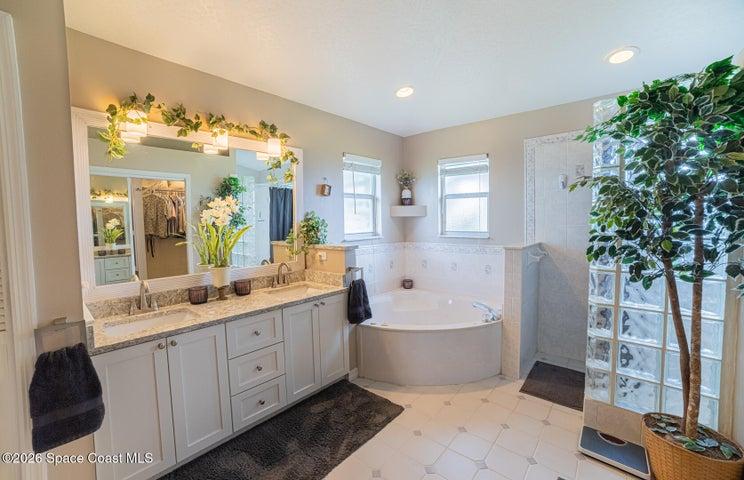 211 Lake Shore Drive, Merritt Island, FL, 32953 photo 4
