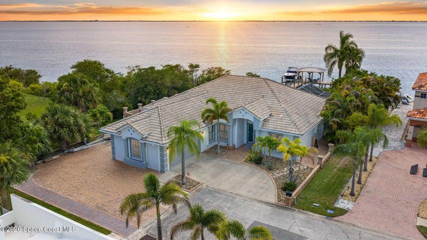 809 W Central Boulevard, Cape Canaveral
