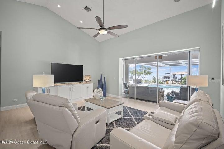 809 W Central Boulevard, Cape Canaveral, FL, 32920 photo 15