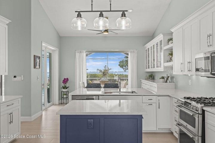 809 W Central Boulevard, Cape Canaveral, FL, 32920 photo 21