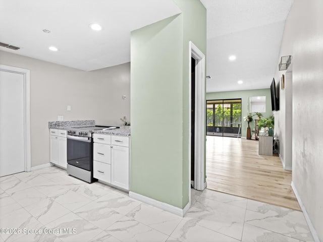 192 Cinnamon Bay Lane, Melbourne, FL, 32901 photo 5