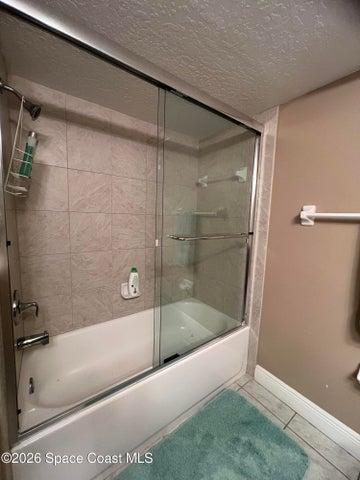 guest TUB/Shower