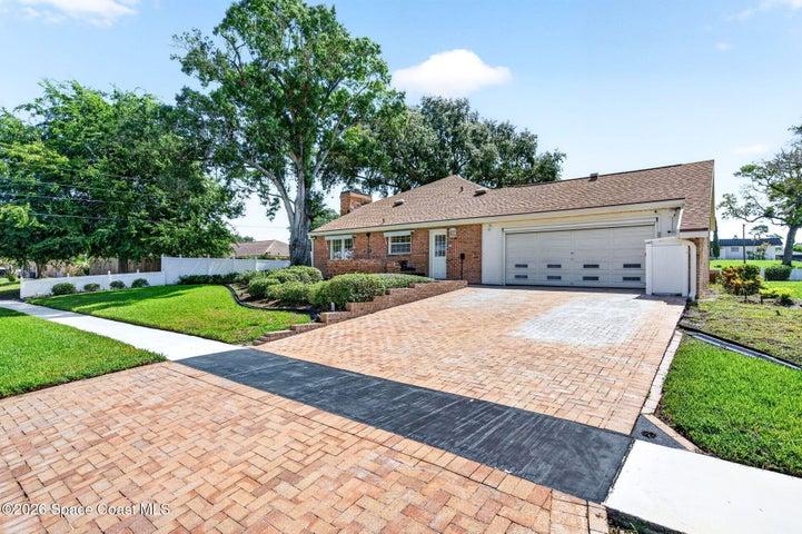 Brick drive