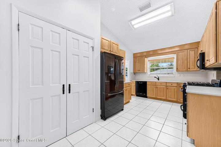 Kitchen pantry
