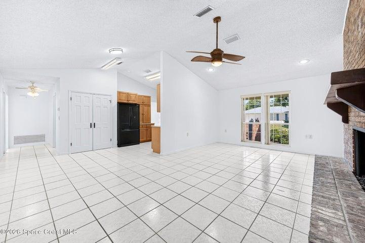 Ceiling fan