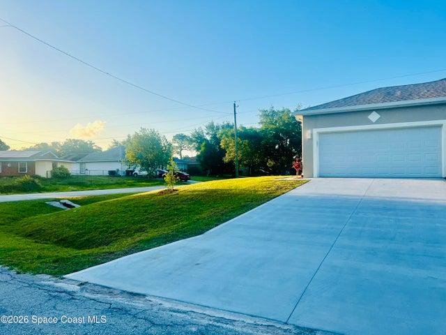 401 Homestead Avenue NE, Palm Bay, FL, 32907 photo 3