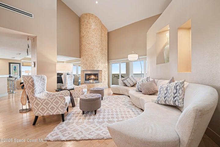 L/R wood burning fireplace