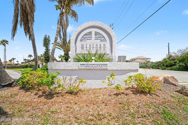 entrance by Publix A1A