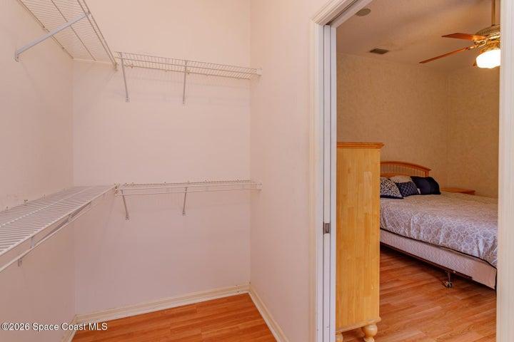 Walk-in closet
