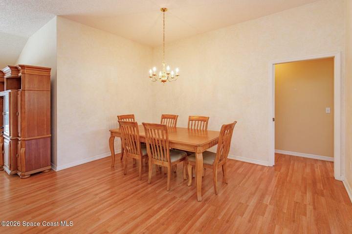 1628 sq ft under air