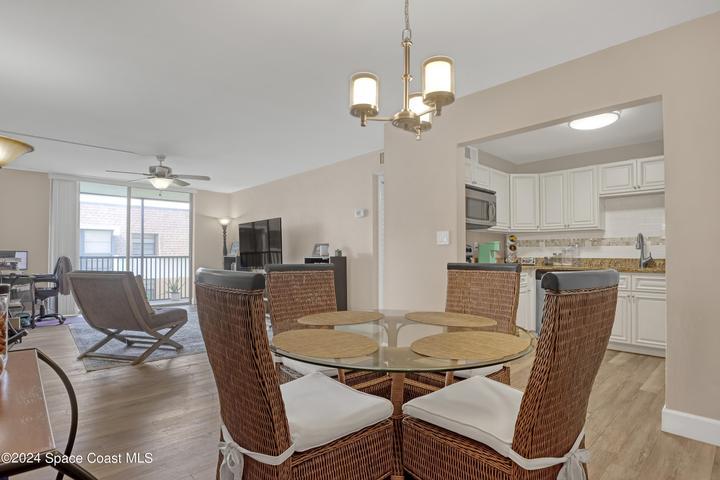 Living/Dining area