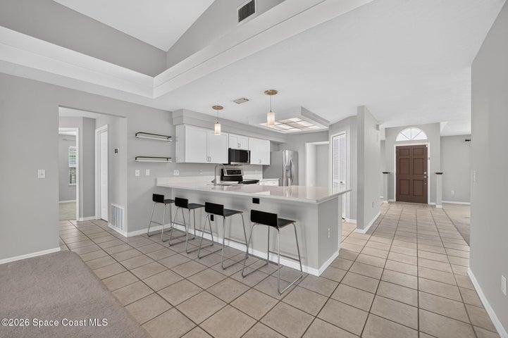 Eat-In Kitchen