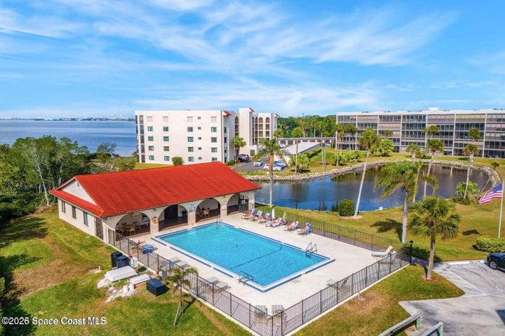 Costa del Sol Large, Heated Community Pool