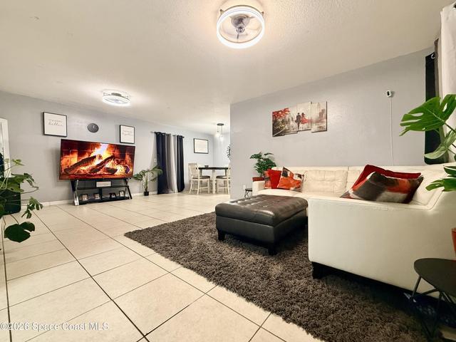 190 Abalone Road NW, Palm Bay