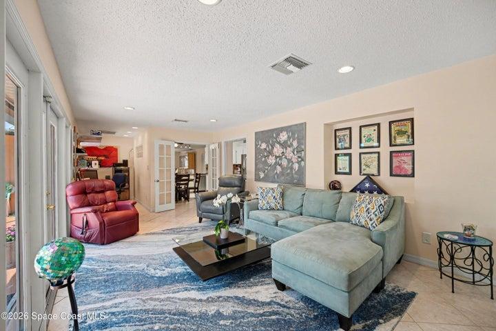 flow to Kitchen and Living Areas from Florida room