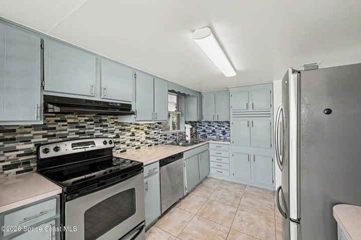 2292 Lakeview Drive, Melbourne, FL, 32935 photo 3