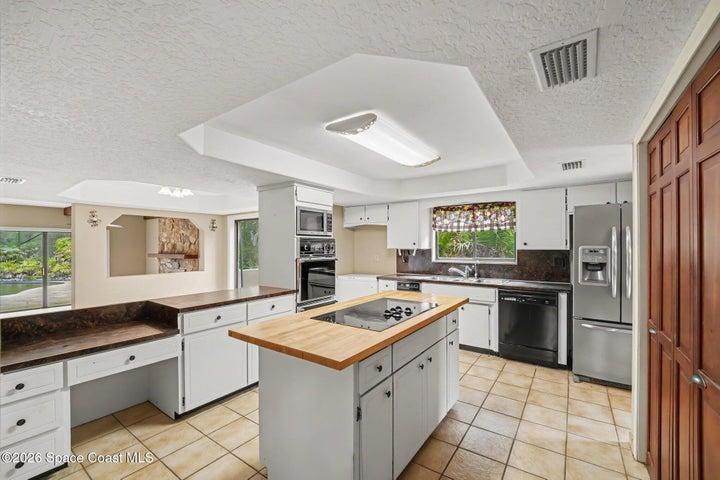 1320 S Carpenter Road, Titusville, FL, 32796 photo 11