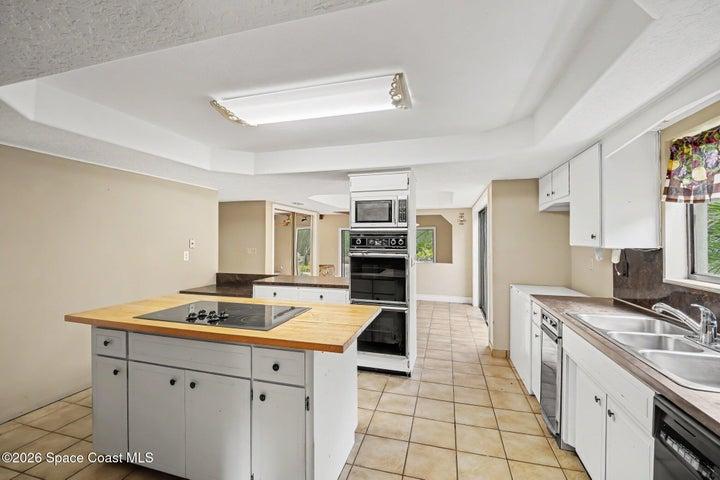 1320 S Carpenter Road, Titusville, FL, 32796 photo 12