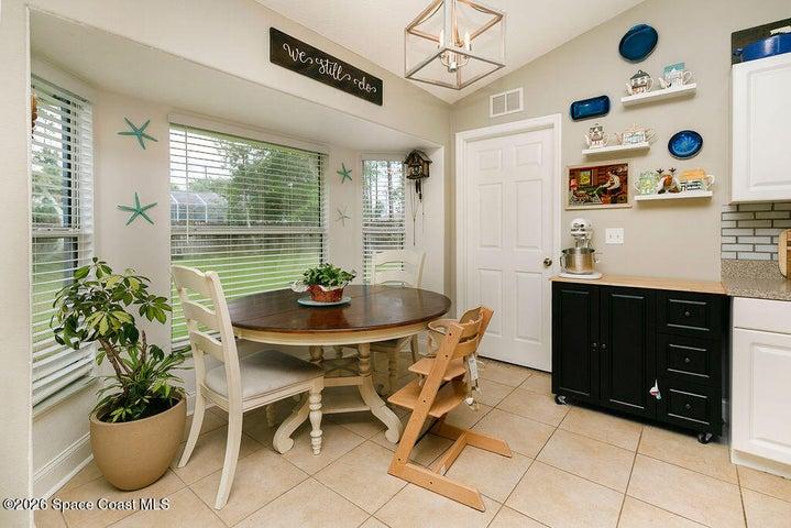 BREAKFAST NOOK