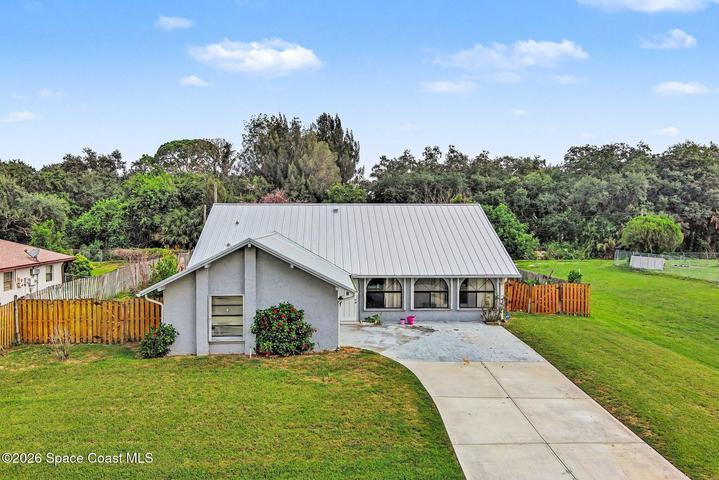 353 Krefeld Road NW, Palm Bay