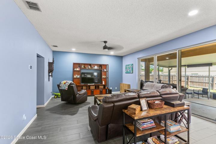 807 Jadestone Circle, Orlando, FL, 32828 photo 9
