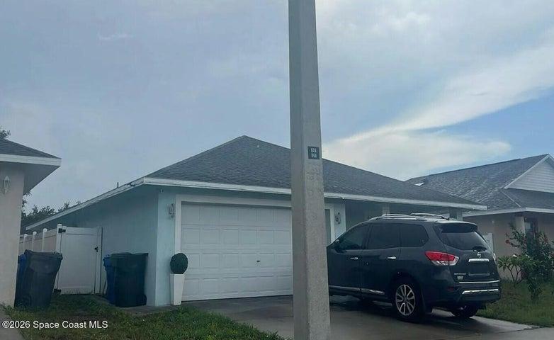 1813 Harmony Bayou Court, Ruskin, FL, 33570 photo 2