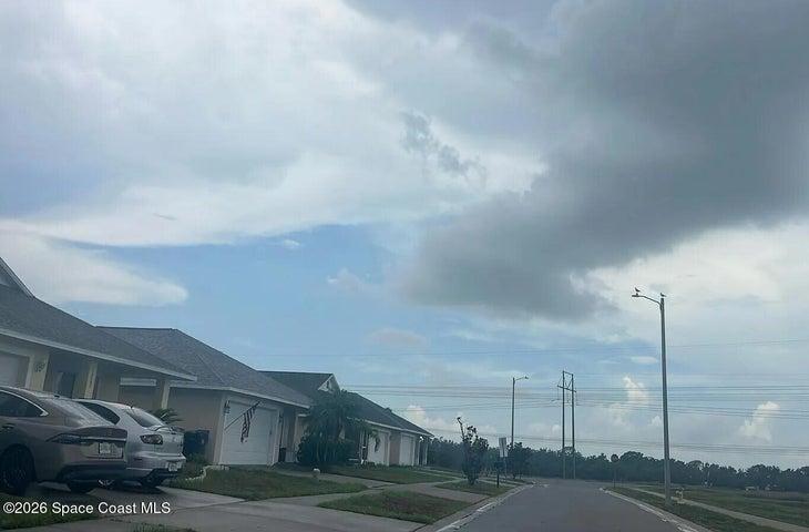 1813 Harmony Bayou Court, Ruskin, FL, 33570 photo 4