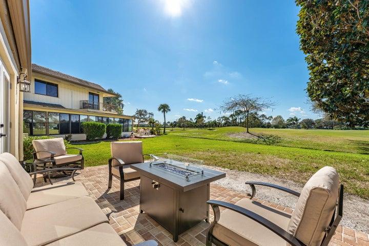 236 Country Club Drive, Melbourne